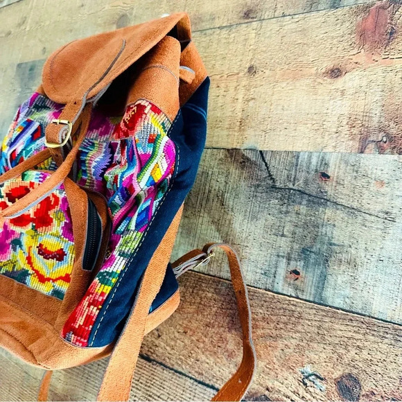 NWOT Guatemalan Embroidered Huipil Leather Backpack - Picture 3 of 9